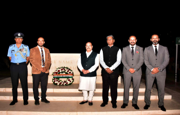 Minister at the Commonwealth Memorial 